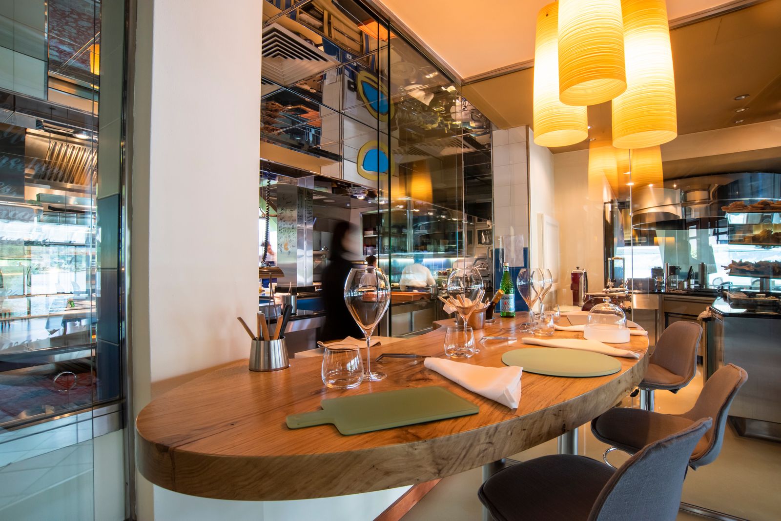 Famiglia, lago e fuoco